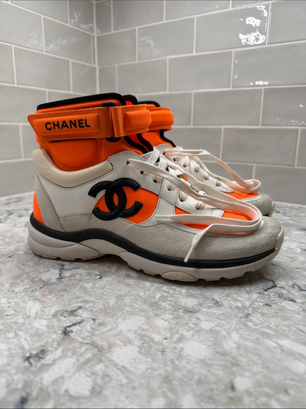 Chanel Interlocking CC / Logo High-Top Sneaker